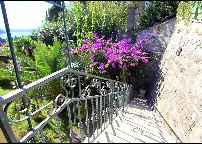 Champagne Vp Hiša za goste