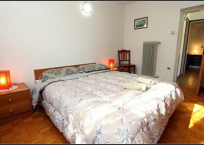 Champagne Vp Hiša za goste 3*